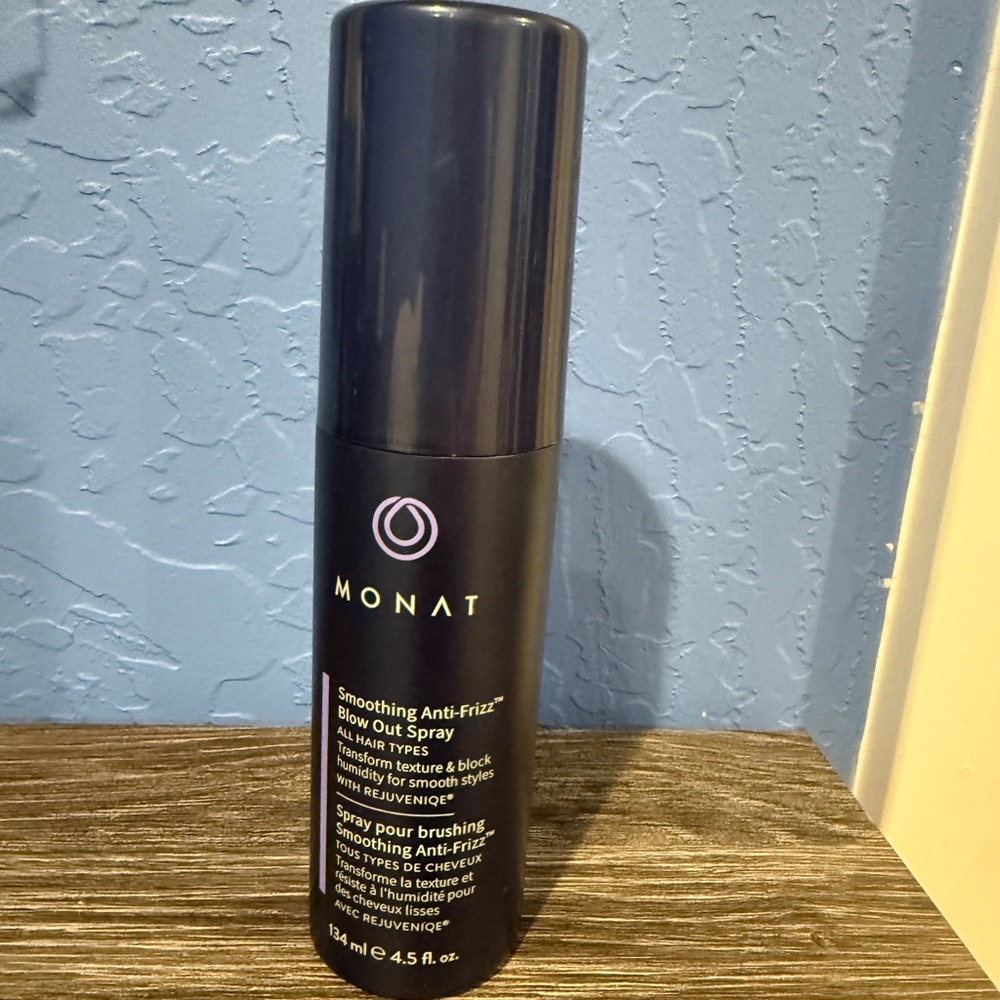 NEW Monat smoothing anti frizz blow out spray